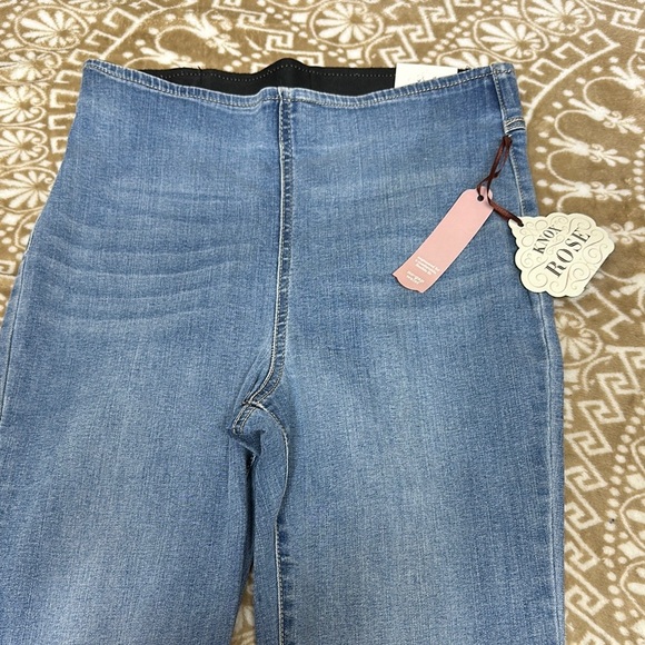 Knox Rose Denim - Knox Rose Blue High Rise Jeans Versatile  with Bell bottoms